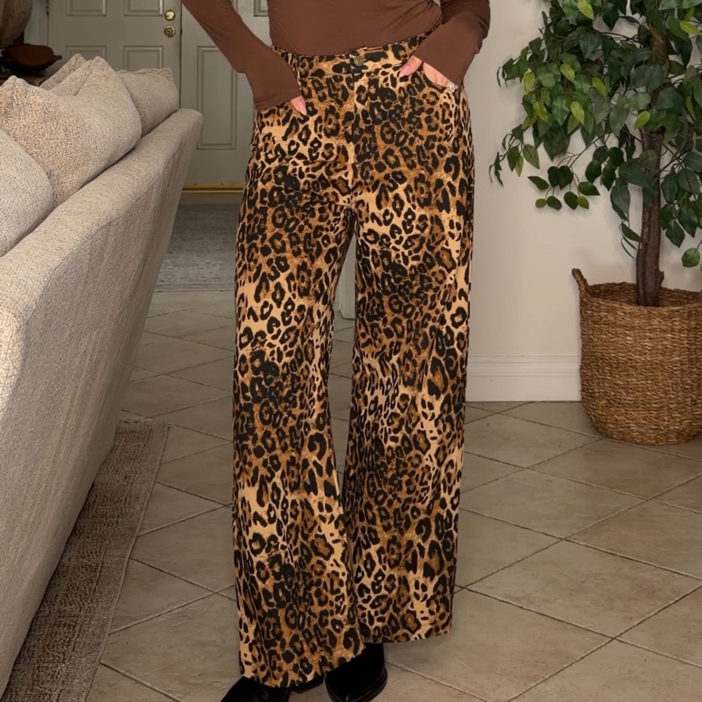 Cider Leopard Jeans - Picture 3 of 3